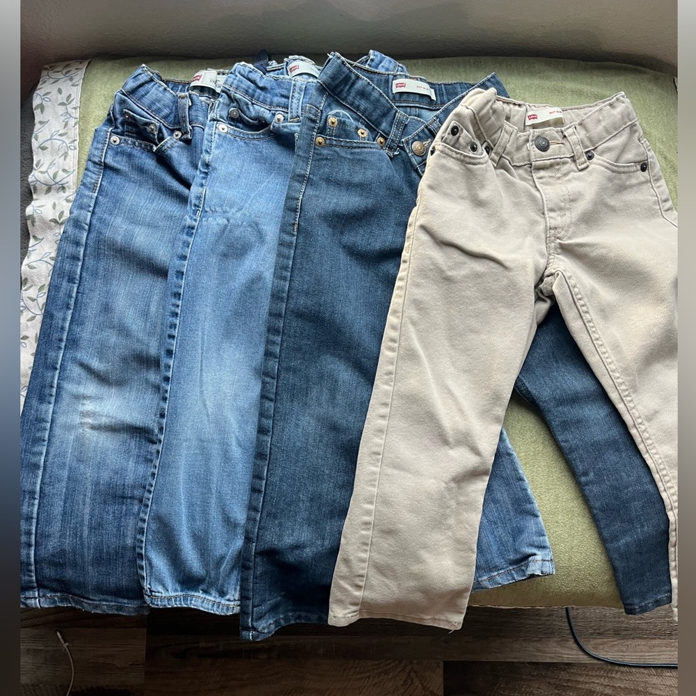 Youth Boys Levi’s jeans size 5 regular